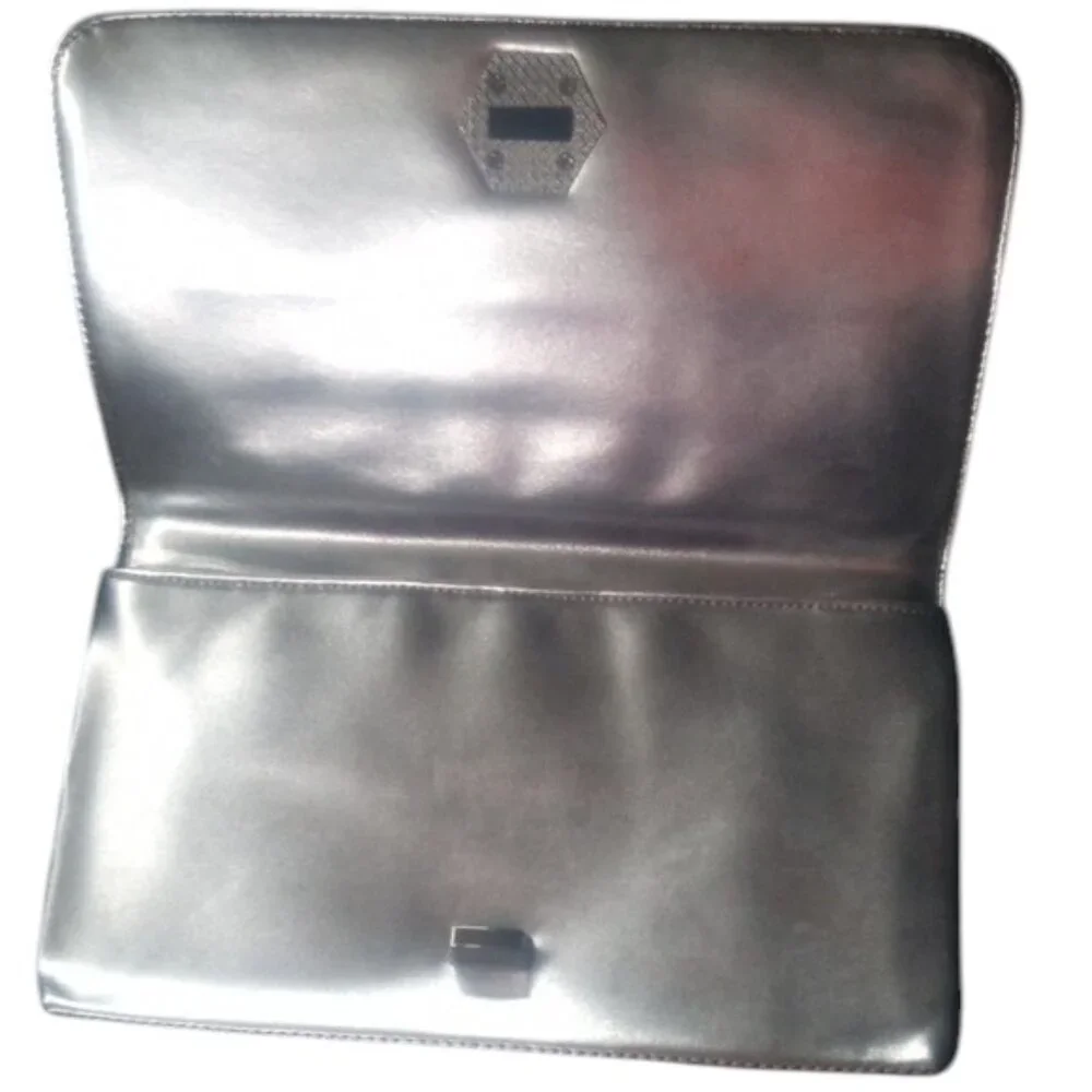 Shiraleah Chicago Silver Metallic Clutch GUC